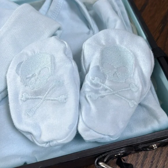 NIB Juicy Couture 3 Piece Set - Coveralls/Hat/Booties Gift Set - Picture 8 of 12